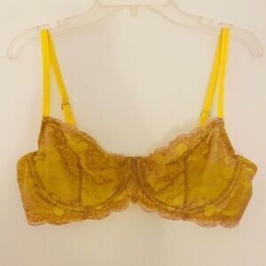 NWOT Frederick’s of Hollywood Sheer Lace Bra